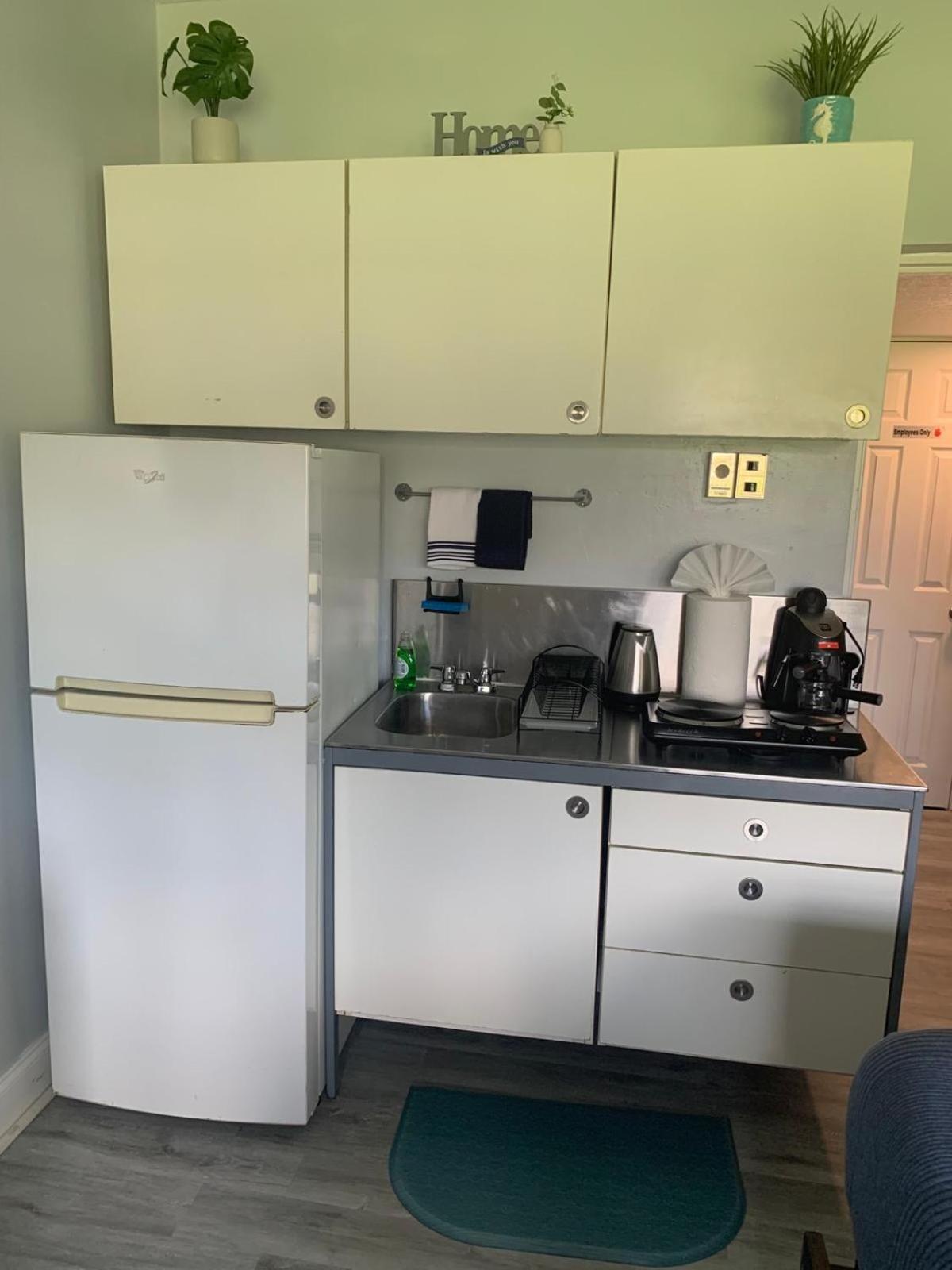 Appartement Walk To The Beach, Studio, With Pool And Free Parking *