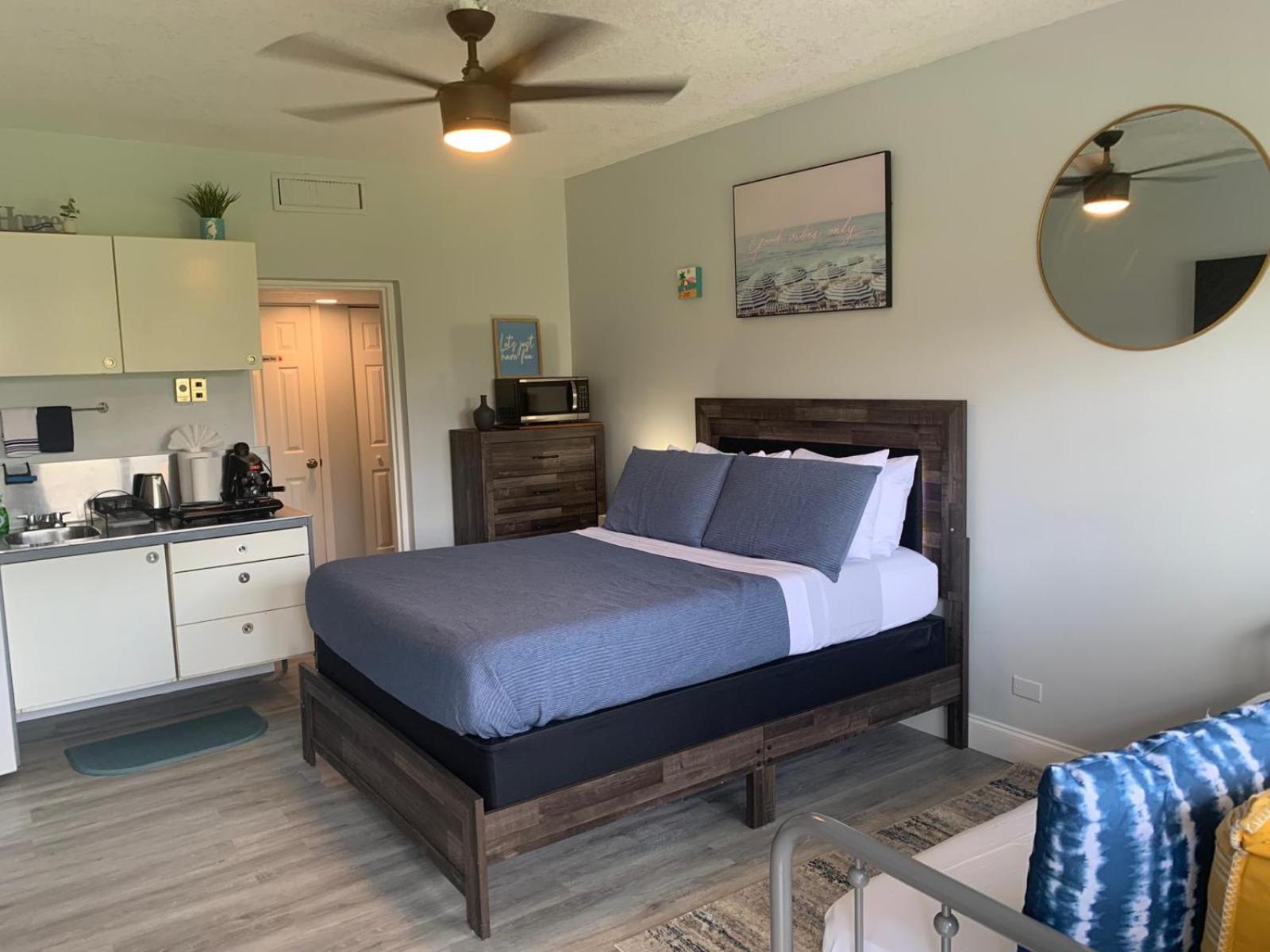 Walk To The Beach, Studio, With Pool And Free Parking Hallandale Beach