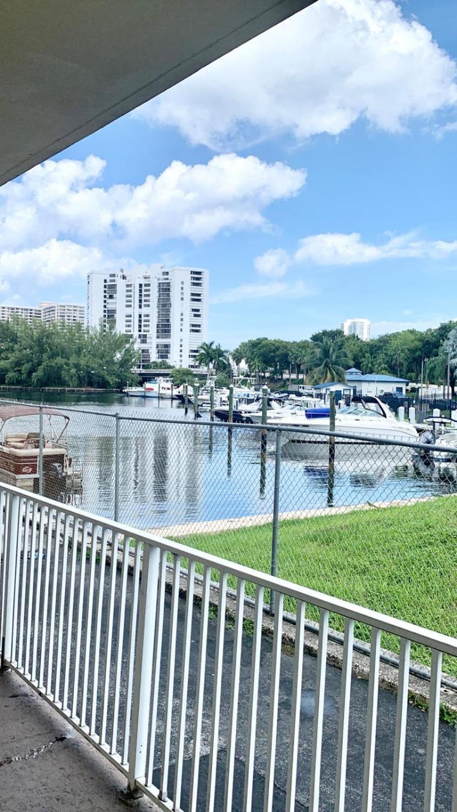 Appartement Walk To The Beach, Studio, With Pool And Free Parking Hallandale Beach