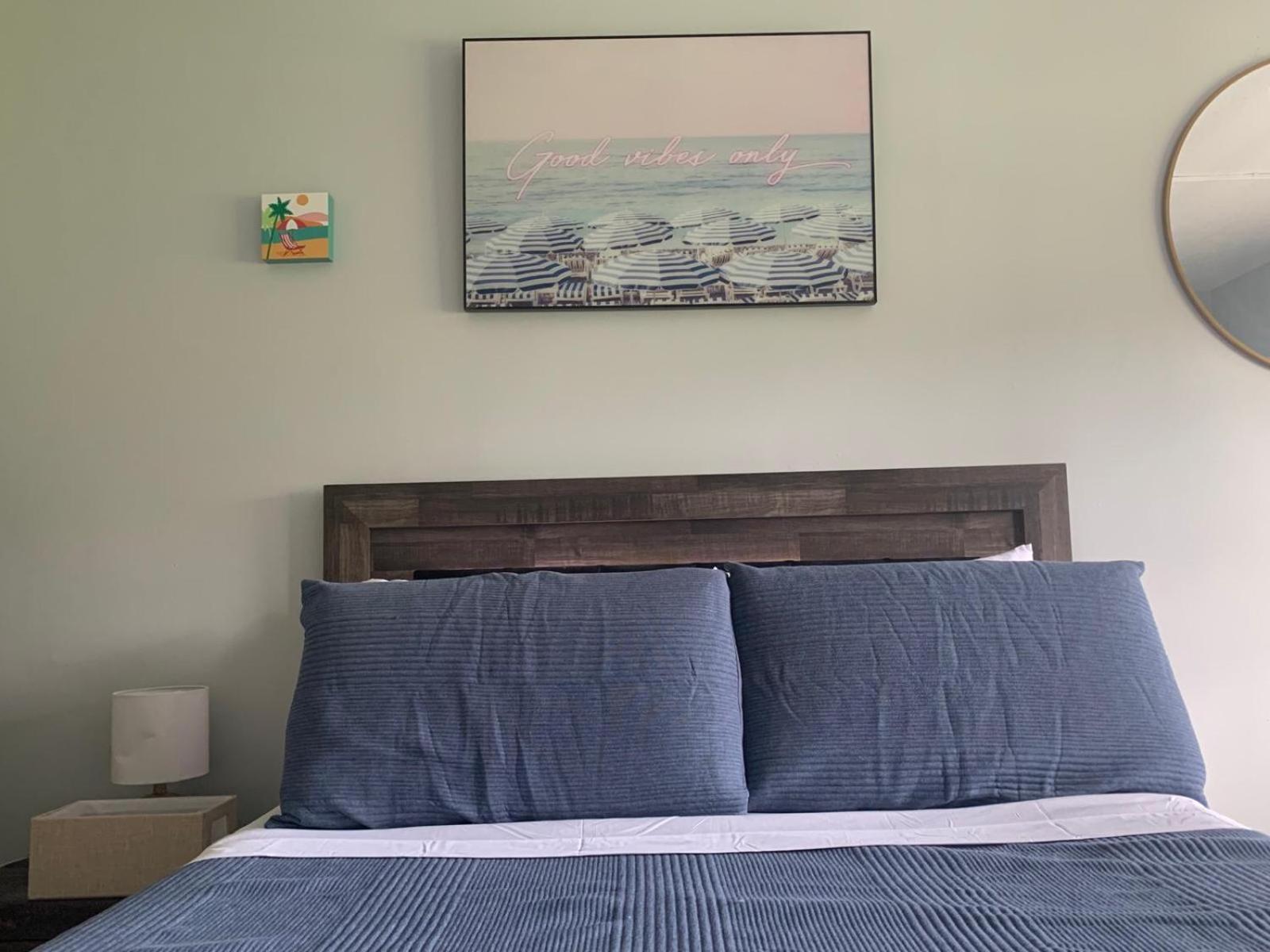 Walk To The Beach, Studio, With Pool And Free Parking Appartement Hallandale Beach